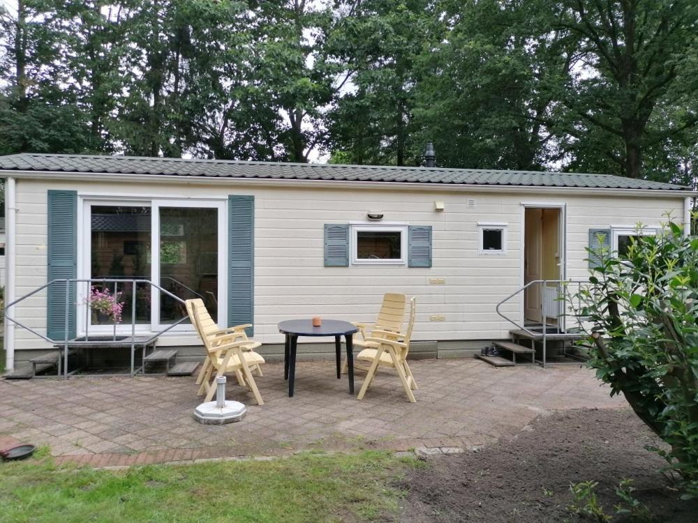 Chalet 4-6 Personen Epe F15 Van Alle Gemakken Voorzien Max Aantal Volwassen Personen Bedraagt 4 Exterior foto
